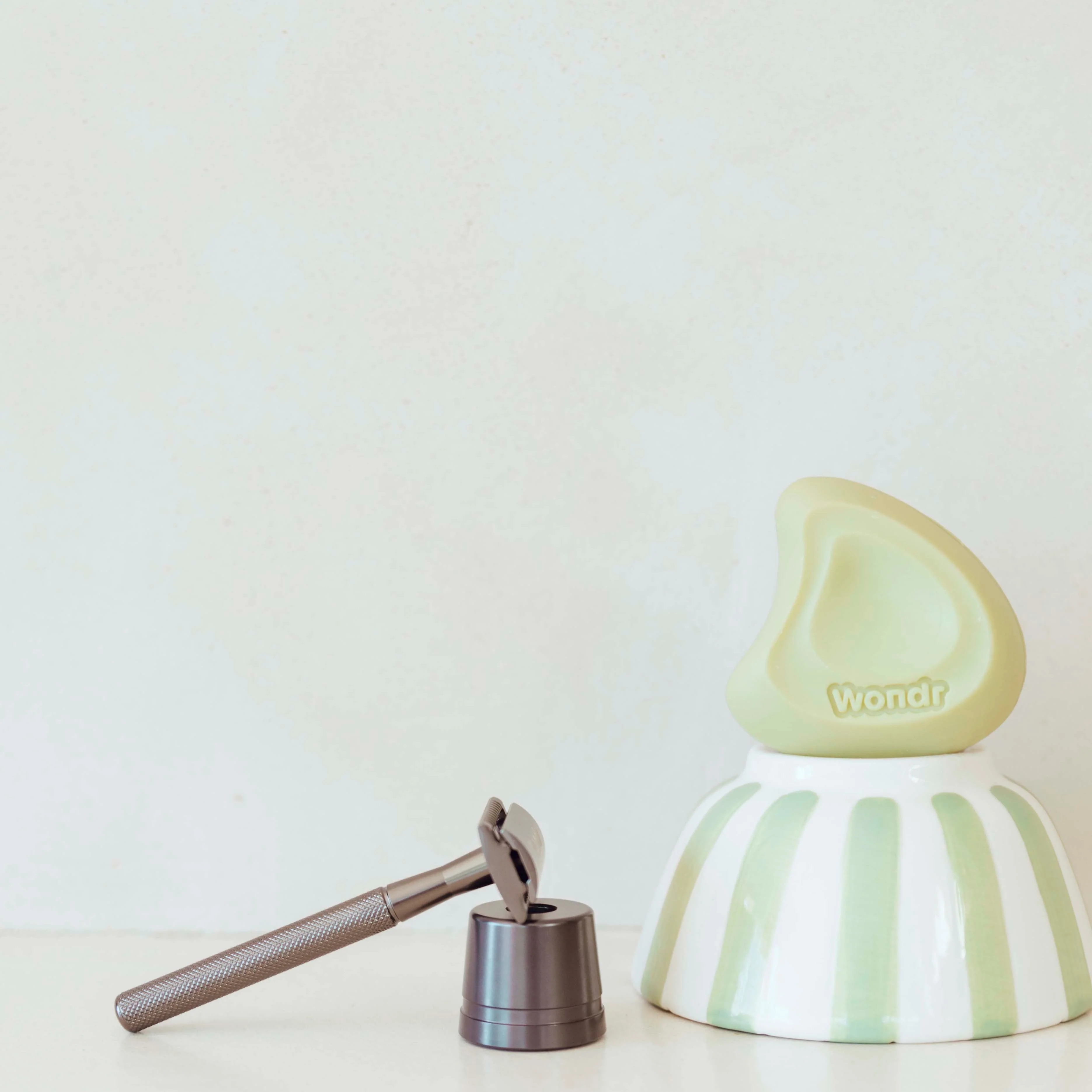 FRESH LARCH | Shaving Bar - Image 3