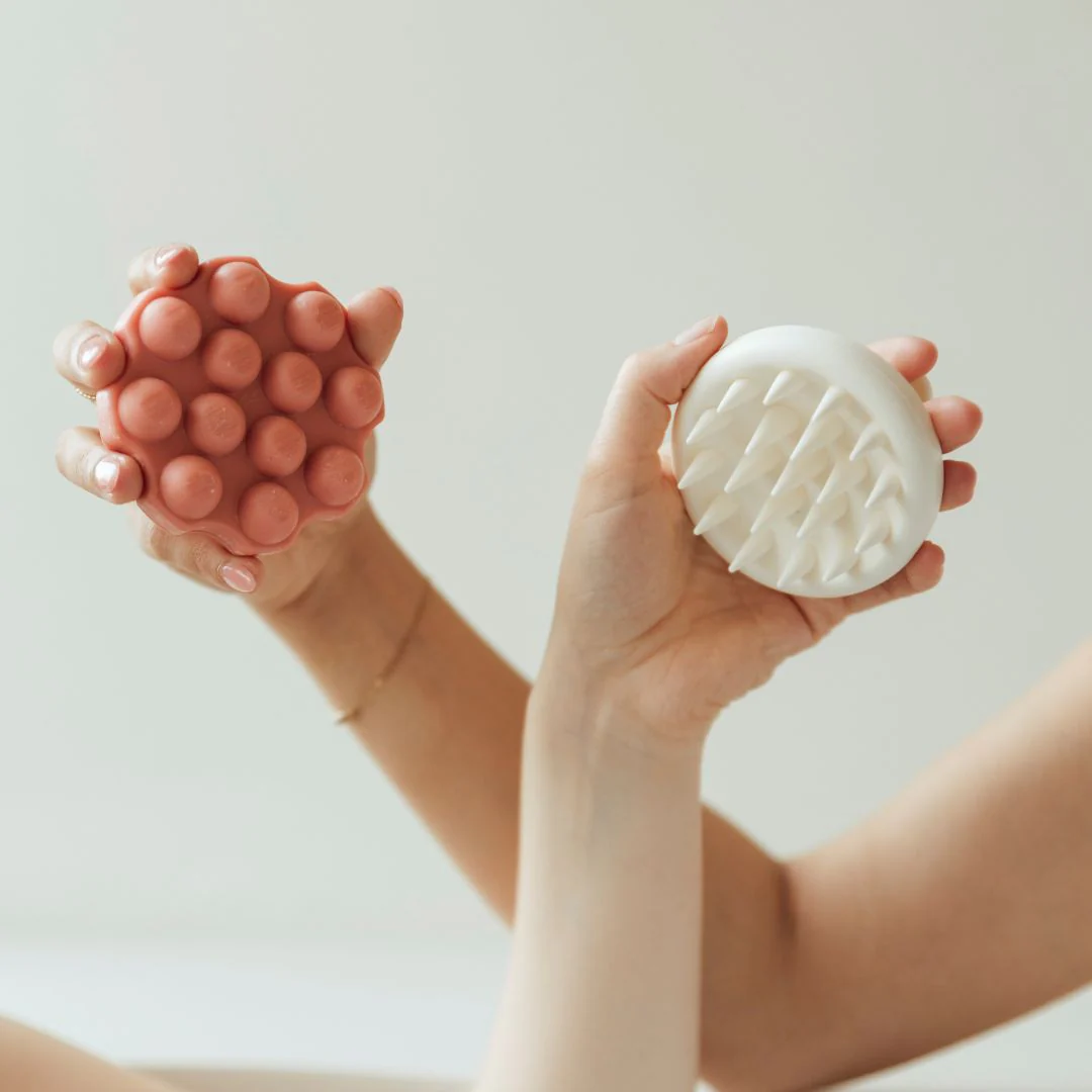 SILICONE SCALP MASSAGER | WONDR care - Image 4